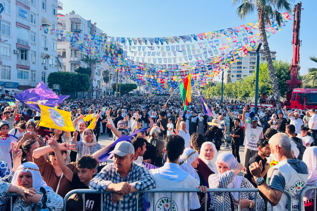 Mersin’de 'Özgürlük Mitingi': 'Bu süreç mutlaka barışla taçlanmalıdır'