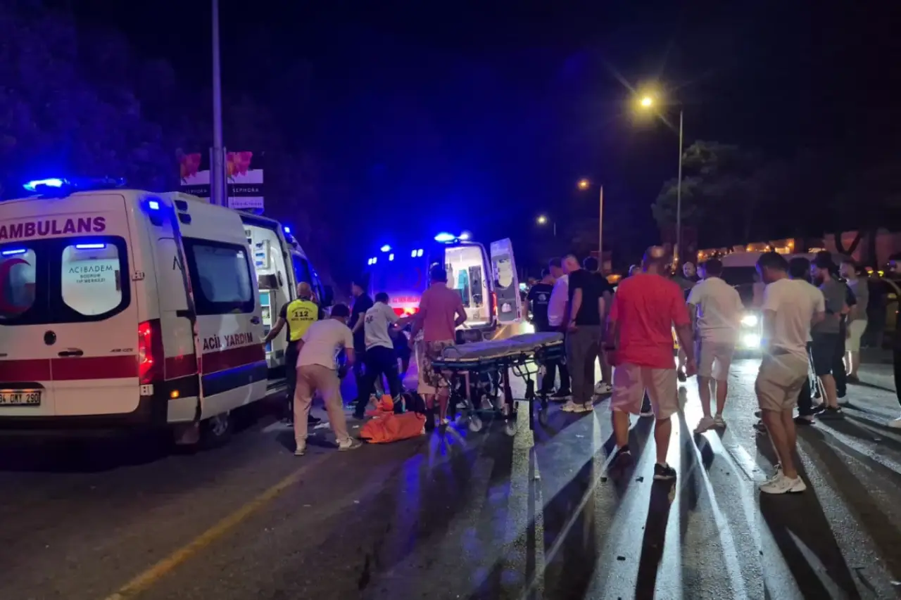 Bodrum'da taksi ile motosiklet çarpıştı: 1 ölü, 1 ağır yaralı