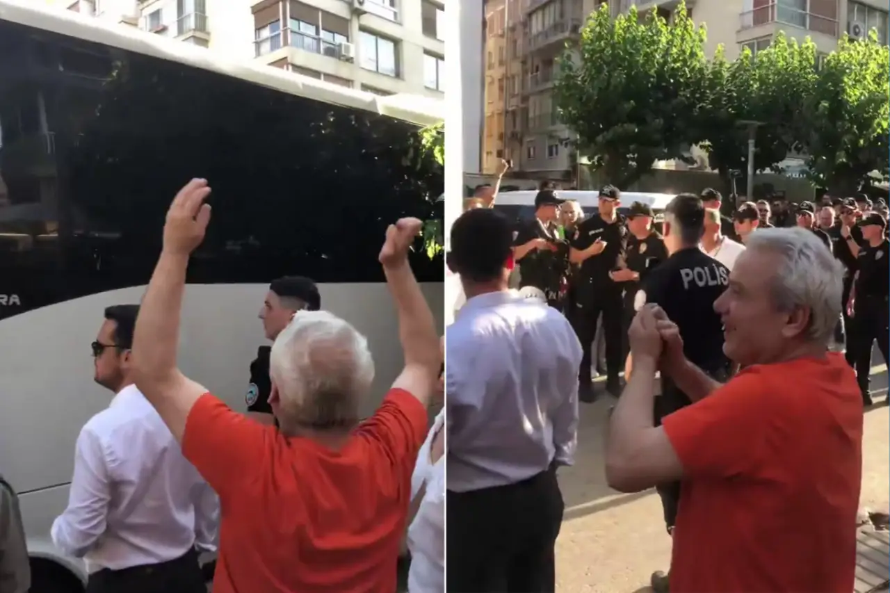 İzmir'deki Onur Yürüyüşü'ne damga vuran an: 'Seninle gurur duyuyorum evladım'