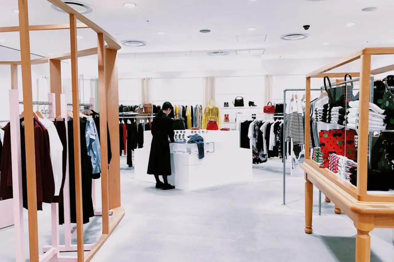 Ünlü giyim markası küçülüyor: H&M mağazalarını kapatıyor