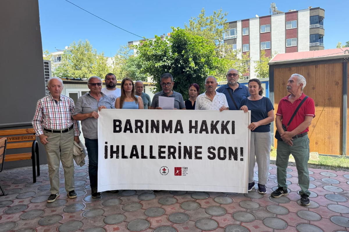 Deprem bölgesinde konteyner tahliyelerine tepki: 'Barınma hakkı güvence altına alınsın'