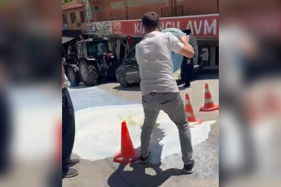 BESAŞ köylünün sütünü almadı; sütler belediye önünde döküldü
