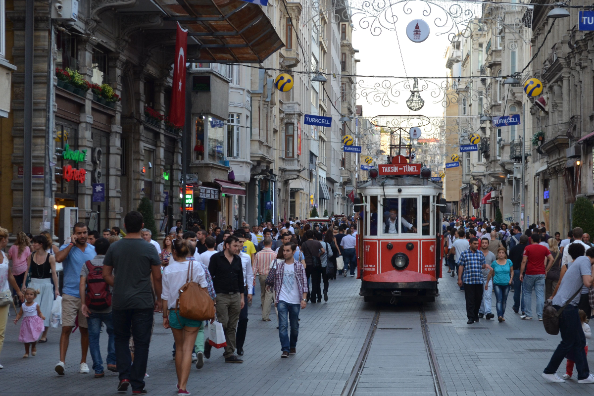Kağıt üzerinde işsizlik aynı, sokakta umutsuzluk katlandı: Gerçek işsizlik yüzde 31'e yükseldi