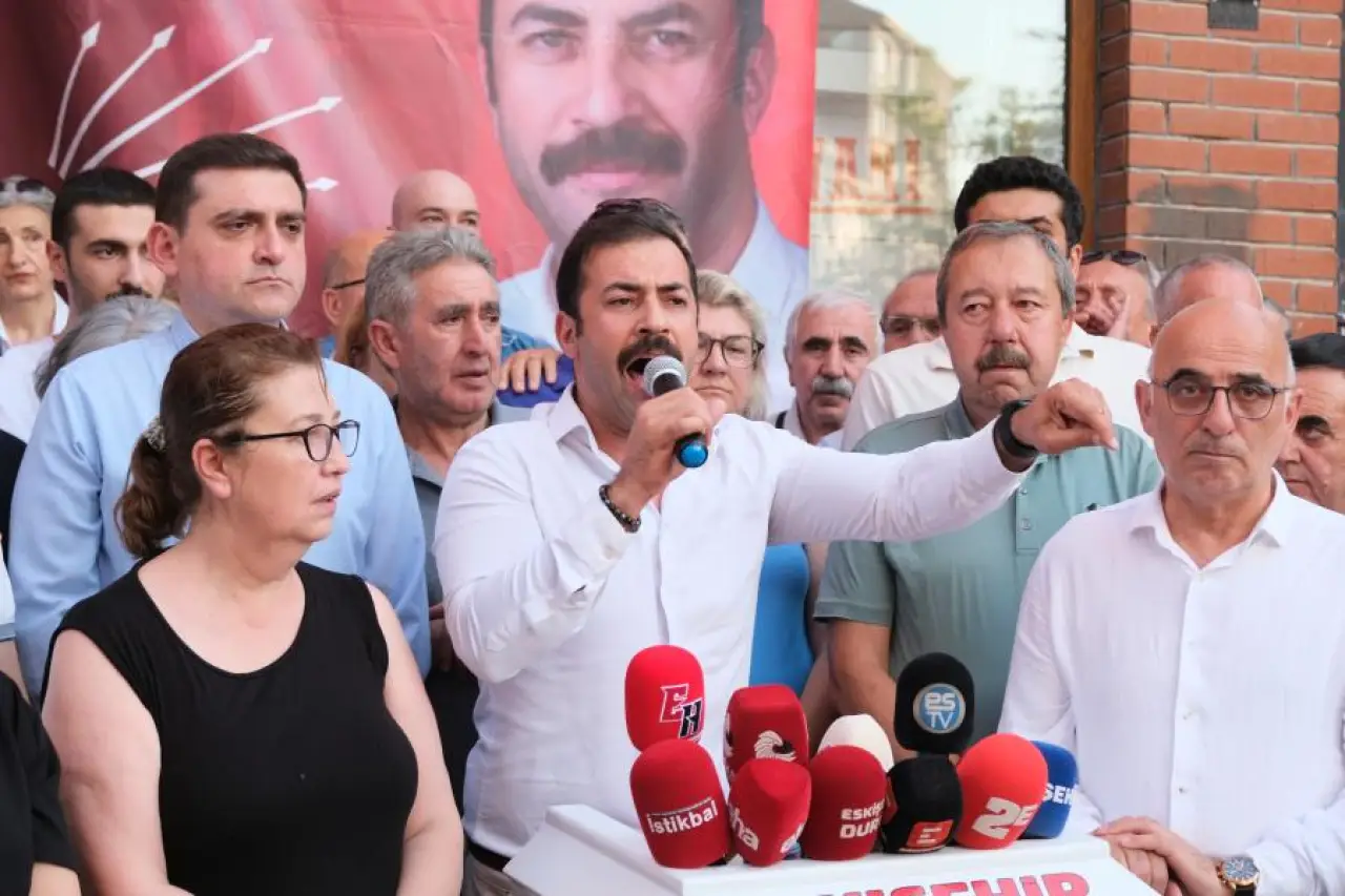 Görevden alınan CHP Eskişehir İl Başkanı Yalaz'dan tepki: Siz kim oluyorsunuz da beni görevden alıyorsunuz?