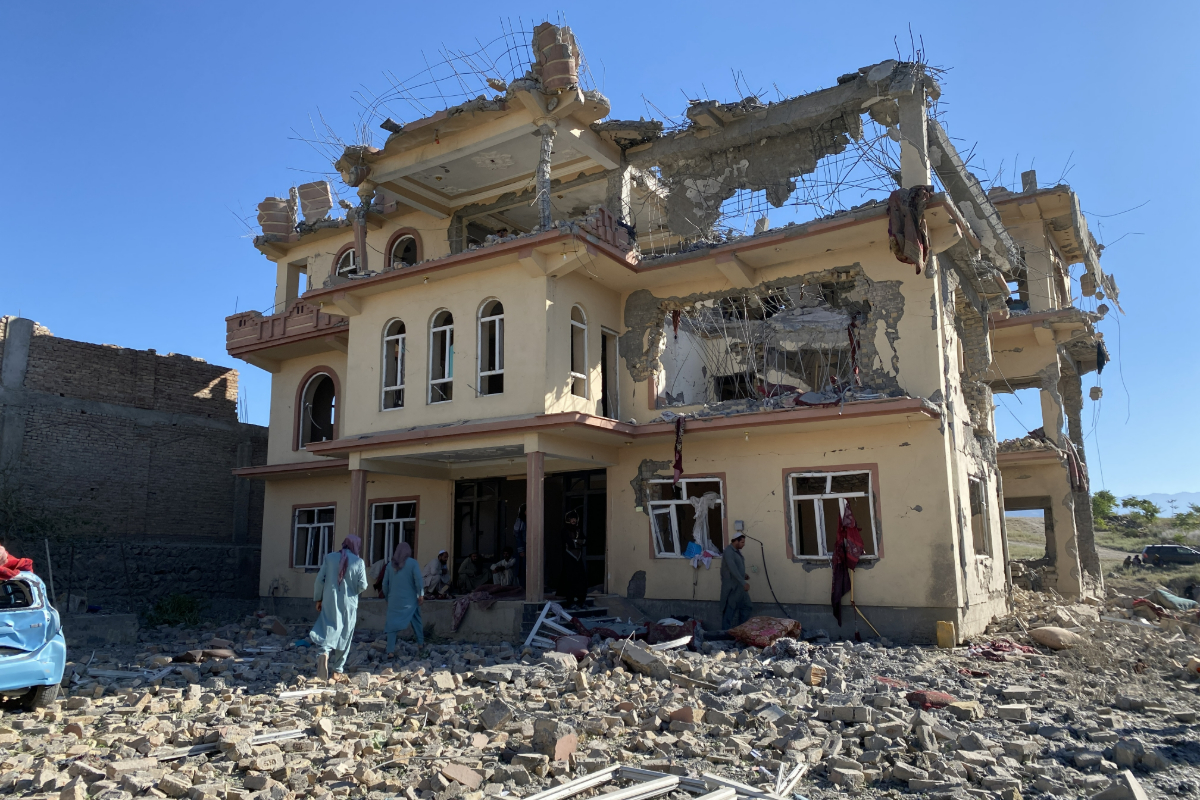 Pakistan'da etüt merkezinin çatısı çöktü: 14 öğrenci hayatını kaybetti