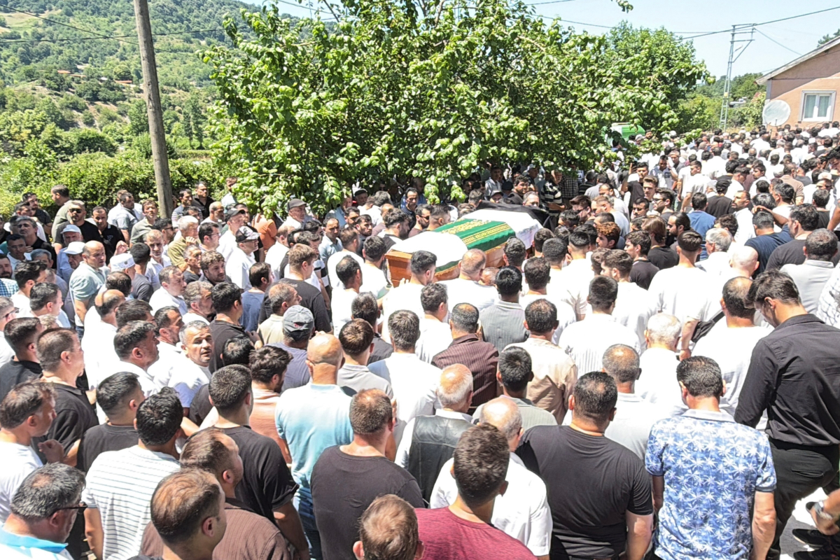 Göçükte yaşamını yitiren madenci toprağa verildi