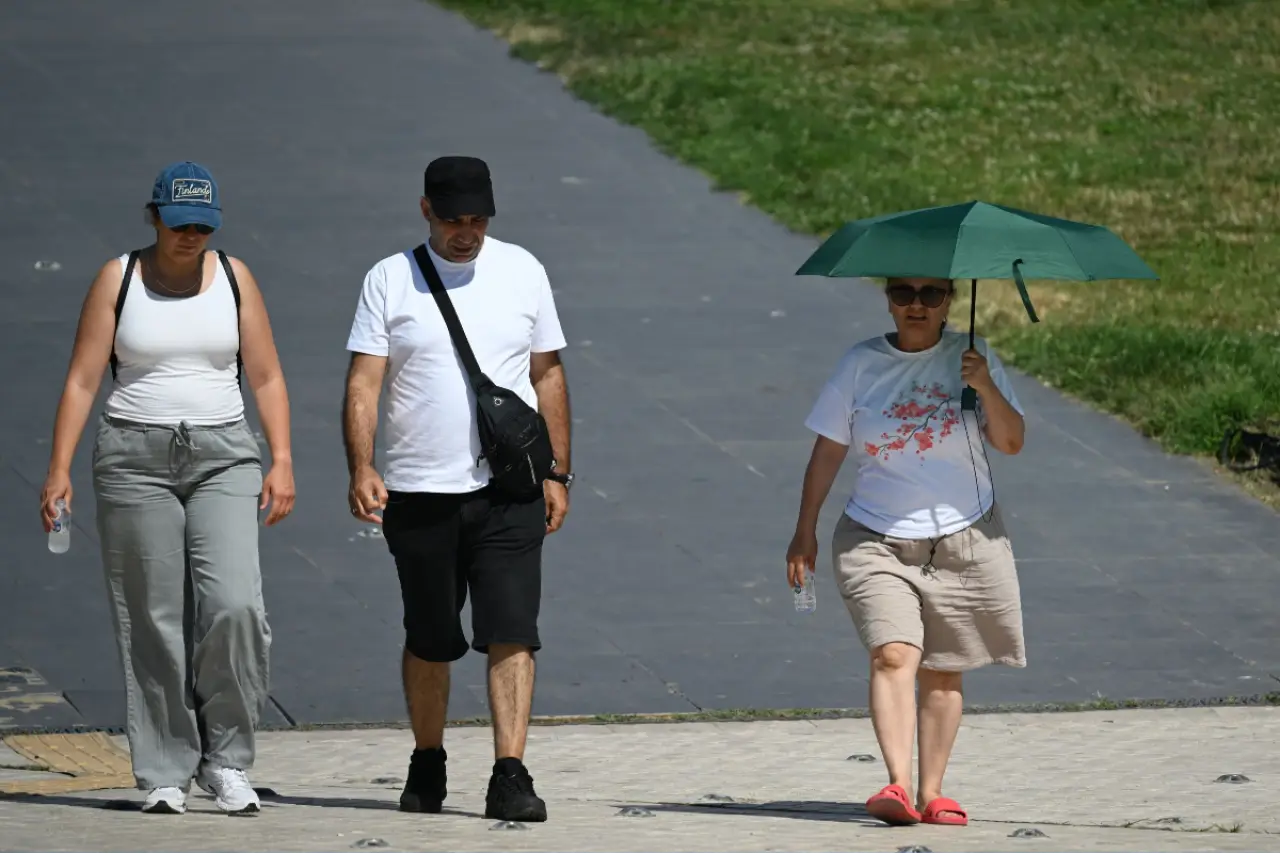 Meteoroloji'den yaz ortasında sağanak uyarısı: Çok sayıda ilde gök gürültülü yağış bekleniyor (04.07.2026)