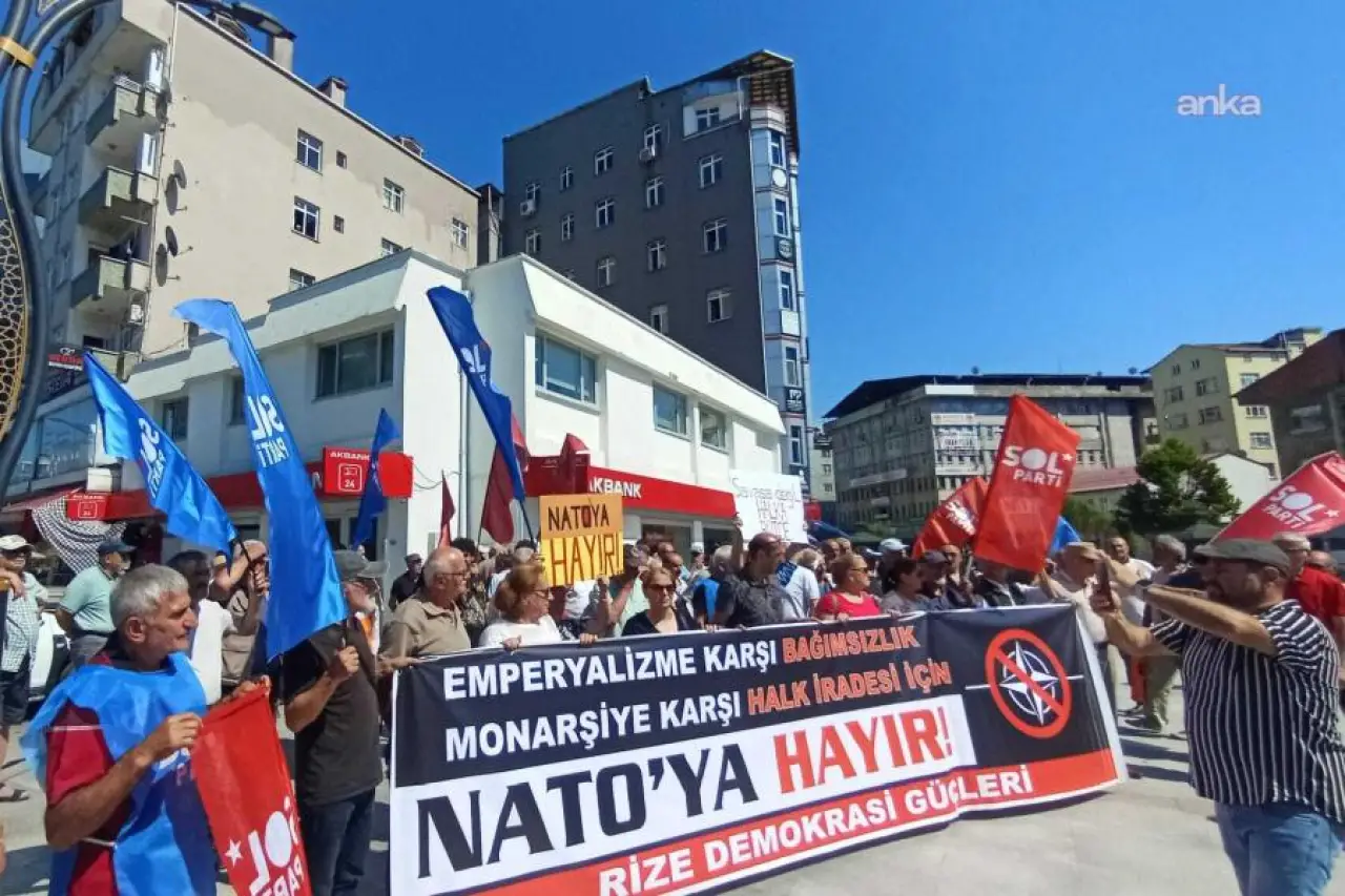 Rize'de polis engellemesine rağmen NATO eylemi