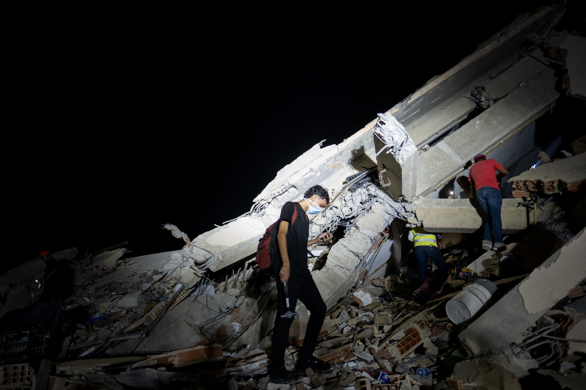 Deprem nedeniyle can kaybı 2 bini aşmıştı: Venezuela yedi günlük ulusal yas ilan etti