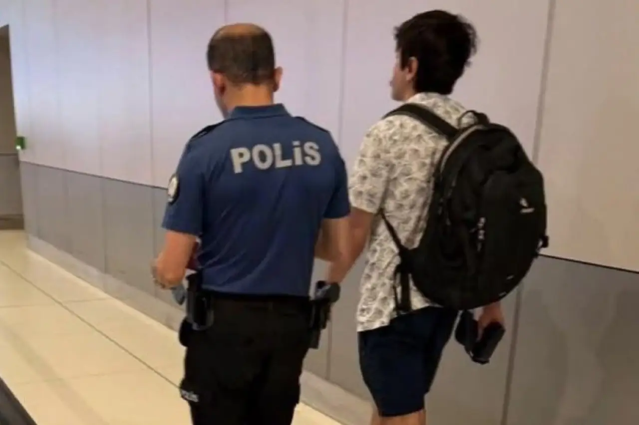 Deniz Göktaş havaalanında gözaltına alındı