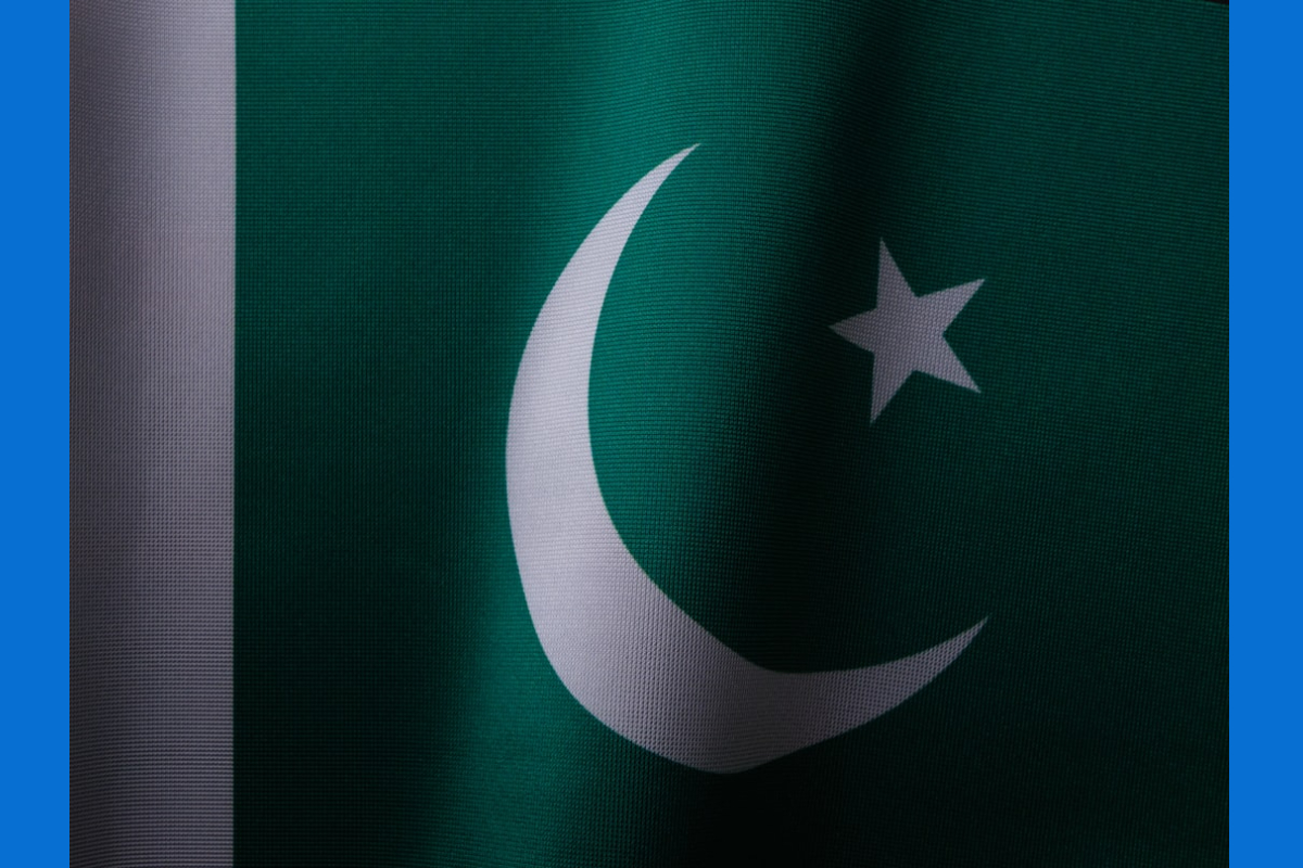 Pakistan'da yolcu otobüsü uçuruma yuvarlandı: 40 kişi hayatını kaybetti