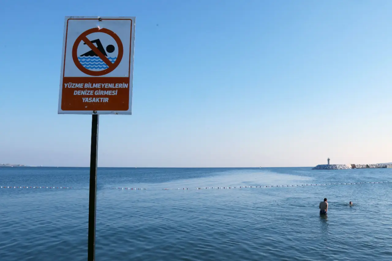 Kocaeli Valiliğinden turizm sezonu öncesi yasak kararı: Kandıra'da sadece belirlenen plajlarda denize girilebilecek