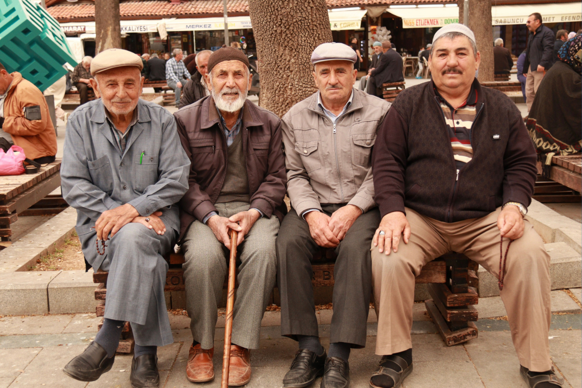 İYİP’ten emekliler için kanun teklifi: Maaş zammı, bayram ikramiyesi ve sağlık giderleri için düzenleme önerisi