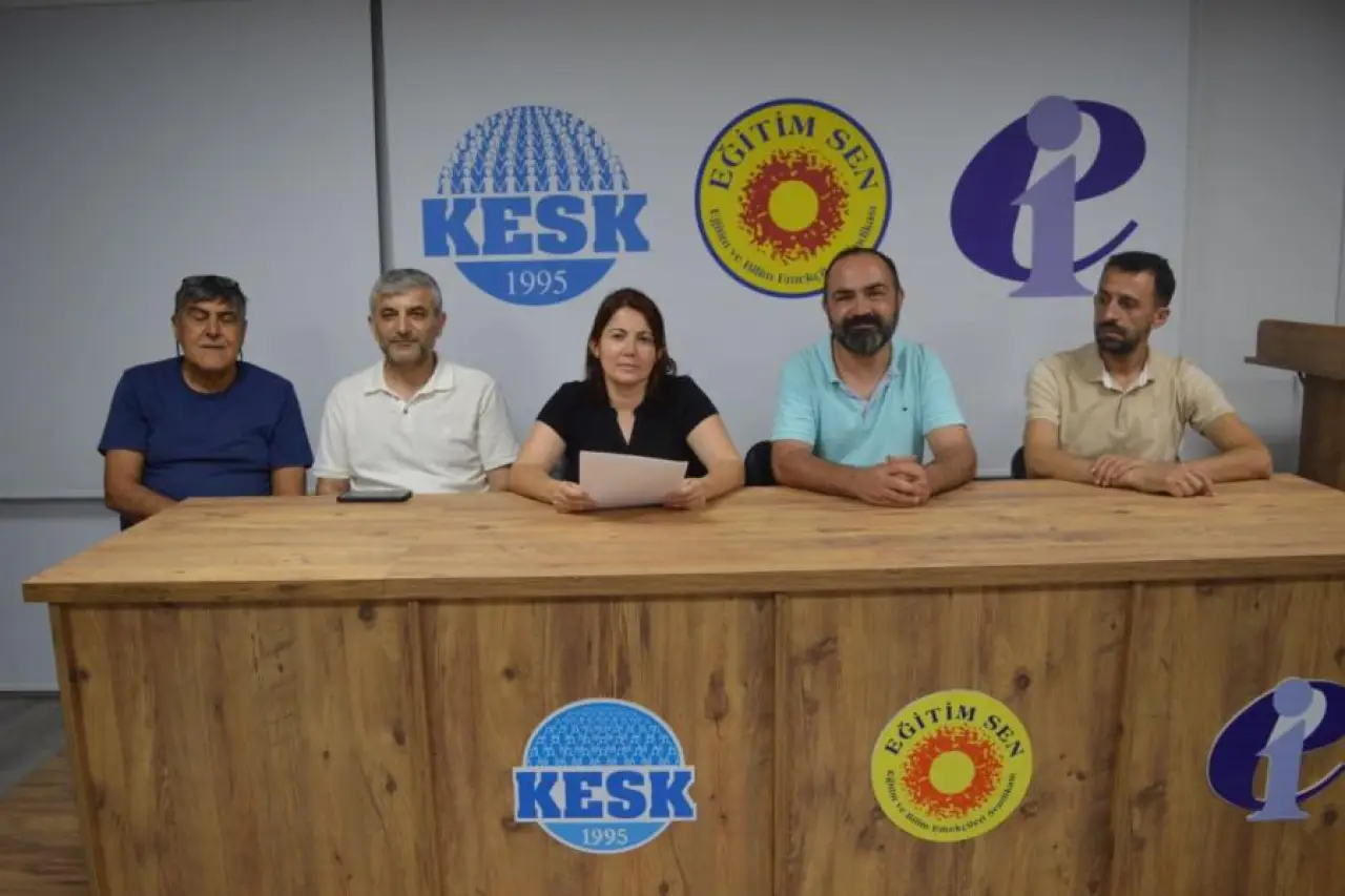 KESK Adana'dan ek zam çağrısı: 'Maaşlarımız buharlaştı, geçinemiyoruz'