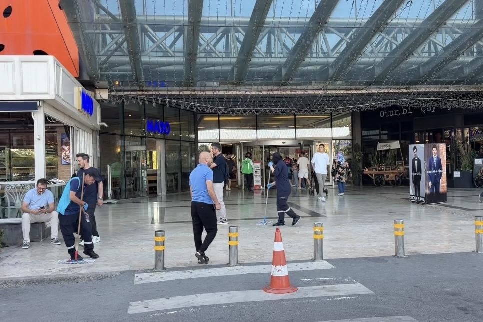Ümraniye'de alışveriş merkezinde silahlı saldırı: 2 kişi yaralandı