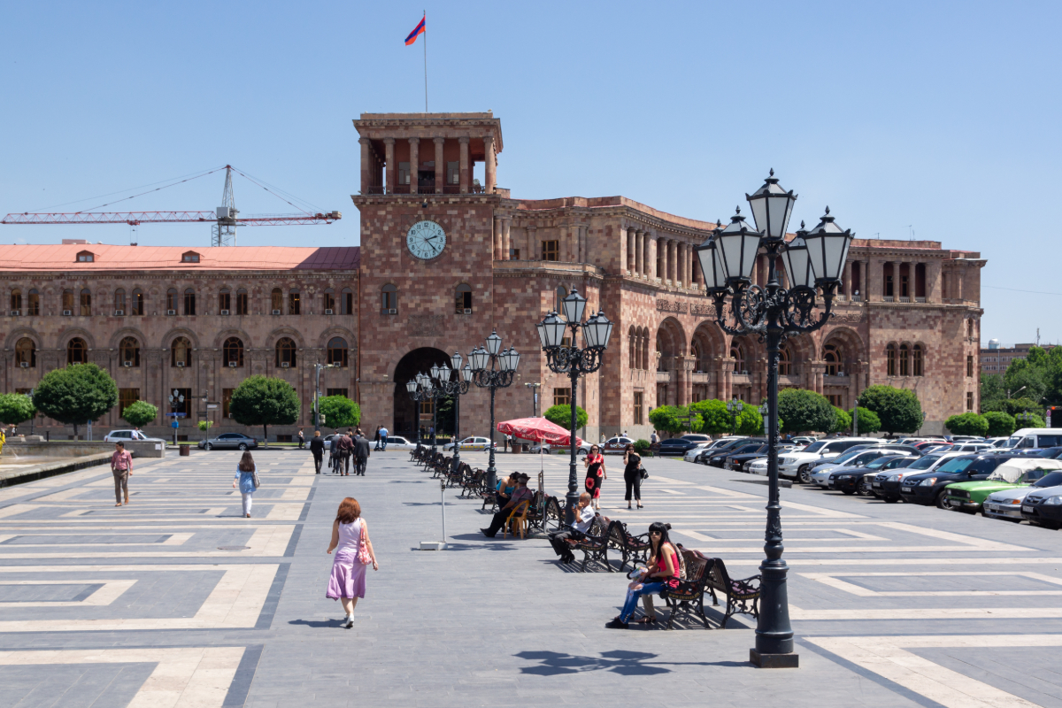 Ermenistan, yurtdışındaki vatandaşların oy hakkını kısıtlıyor