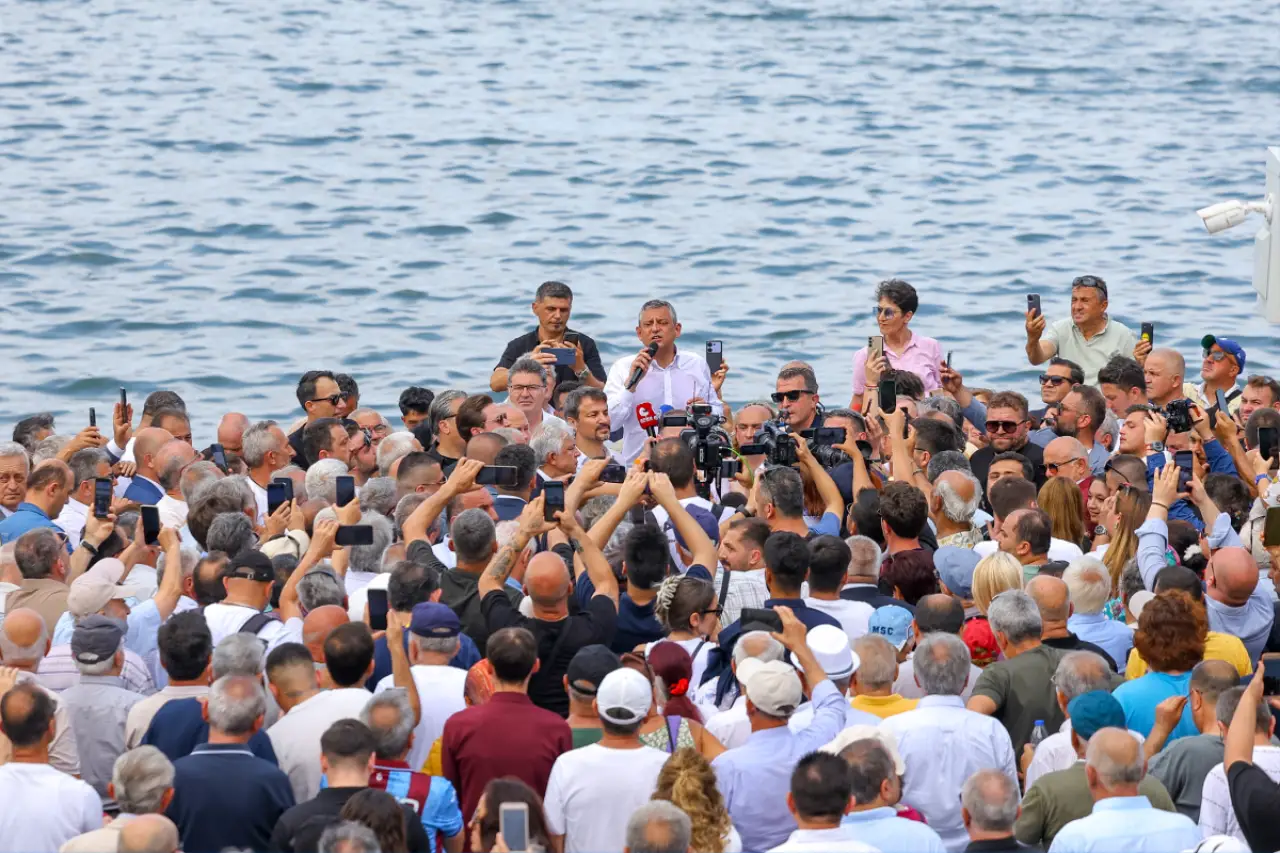 Özgür Özel Zonguldak’ta: Bu gemiyi iktidara taşımak boynumuzun borcudur
