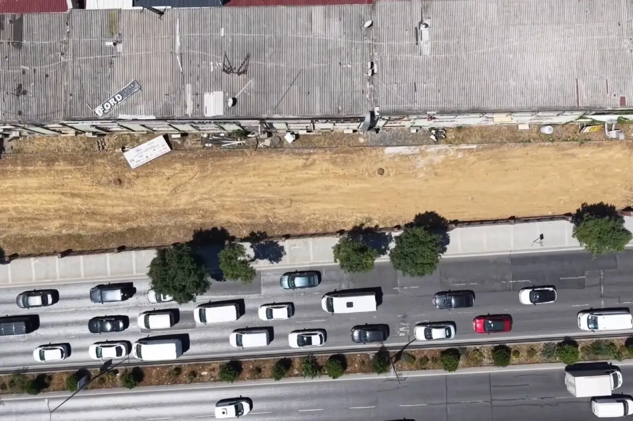 Başakşehir'de otopark için ağaçlar kesildi iddiası