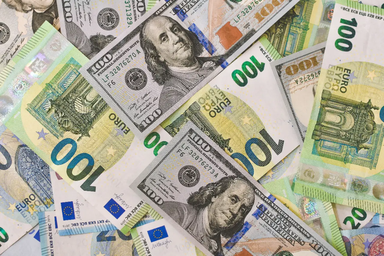 Döviz kurları yeni haftaya nasıl başladı? Dolar, avro ve sterlin kaç TL oldu?