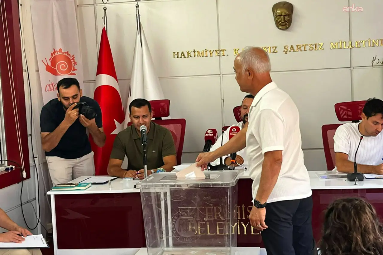 Seferihisar Belediyesinde başkanvekili belli oldu: CHP’li Fuat Gümüş seçildi
