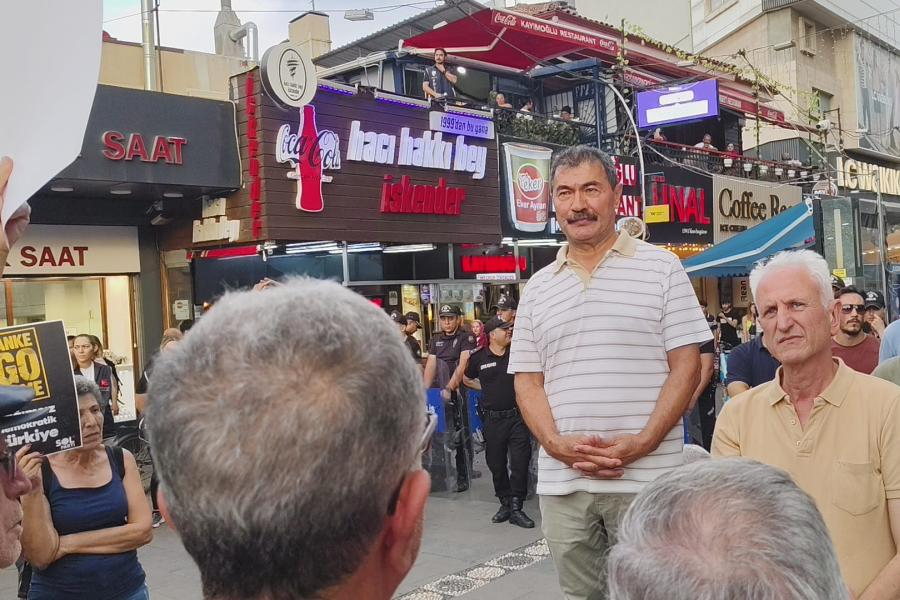 Antalya'da NATO açıklamasına polis müdahalesi: Gözaltılar var