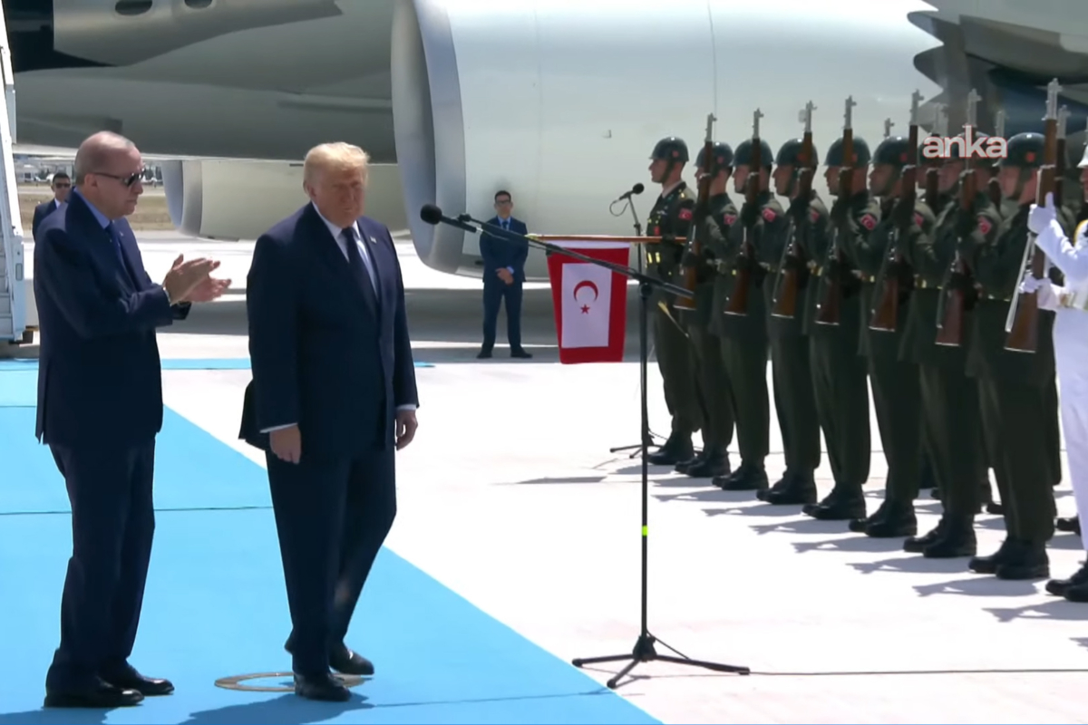 Trump Türkiye'de: Erdoğan törenle karşıladı