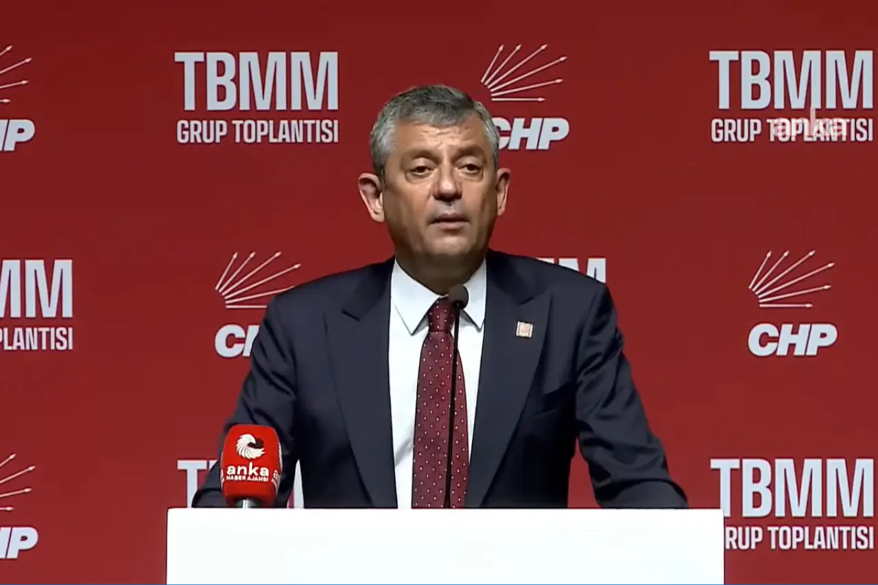 Özgür Özel grup toplantısını Eskişehir’de yaptı: 'Erdoğan, Türkiye’deki bir Trump protestosunun kendi sonu olacağını düşünüyor'