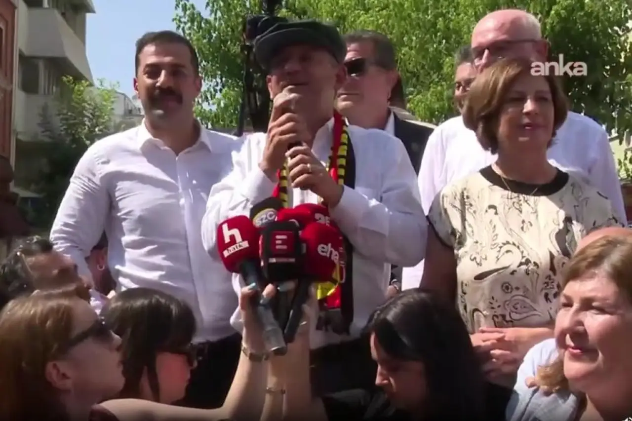 Özgür Özel’in esnaf ziyareti: 'Onlar yolun sonuna geldi, biz daha yolun başındayız'