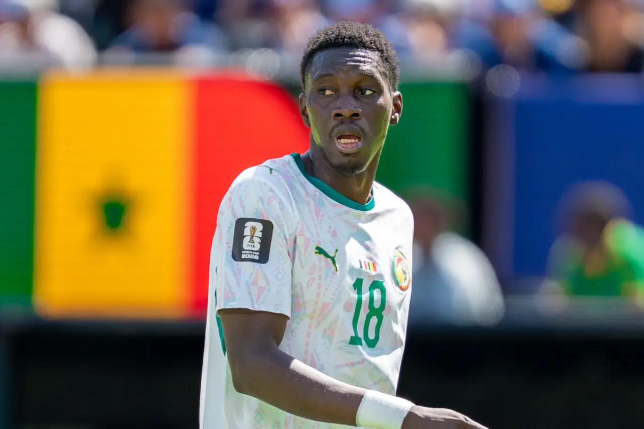 Rafael Leao olmadı, Fenerbahçe rotayı İsmaila Sarr'a çevirdi