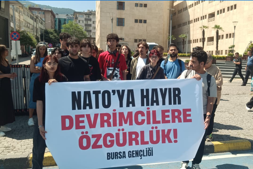 Bursa'da NATO operasyonuyla gözaltına alınanlar adliyeye sevk edildi