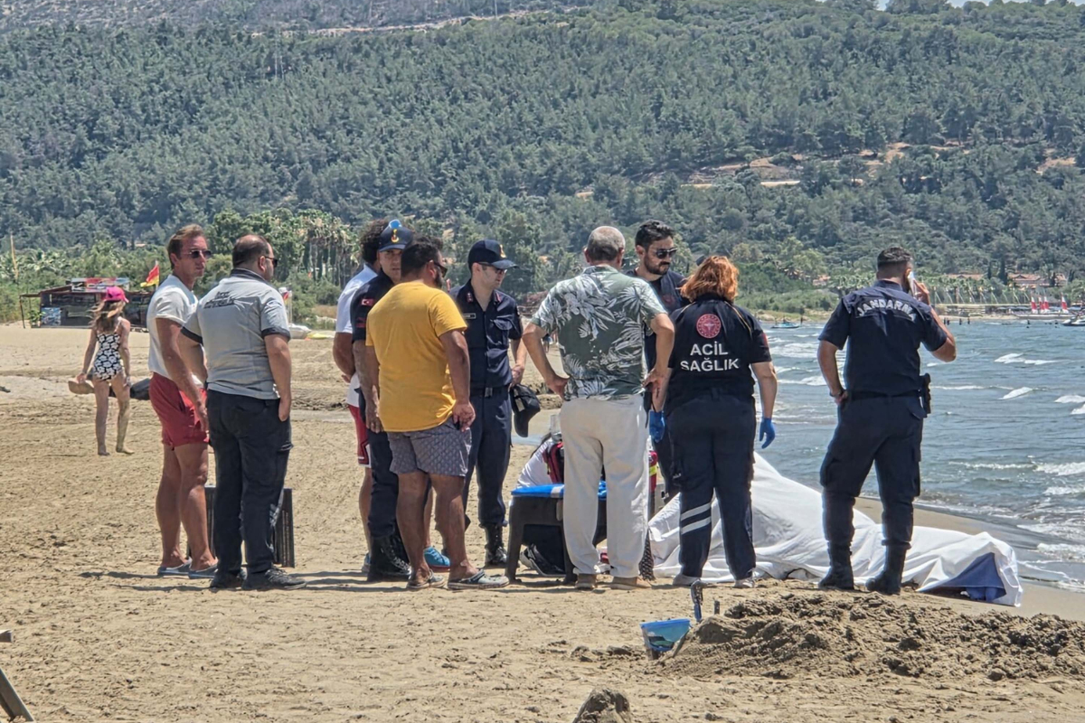 İzmir'de sahilde erkek cesedi bulundu