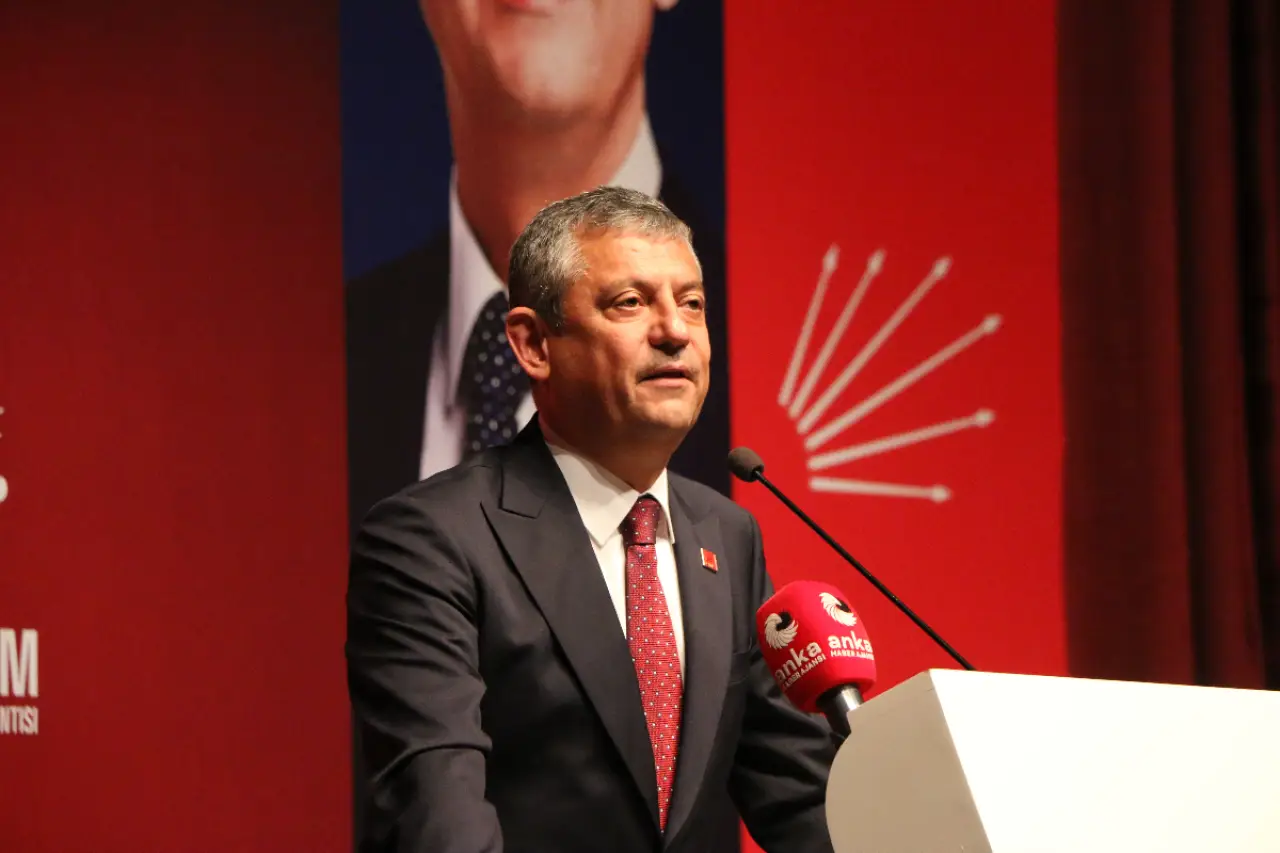 Kılıçdaroğlu'nun Özgür Özel ve grup başkan vekillerini görevden alacağı iddia edildi