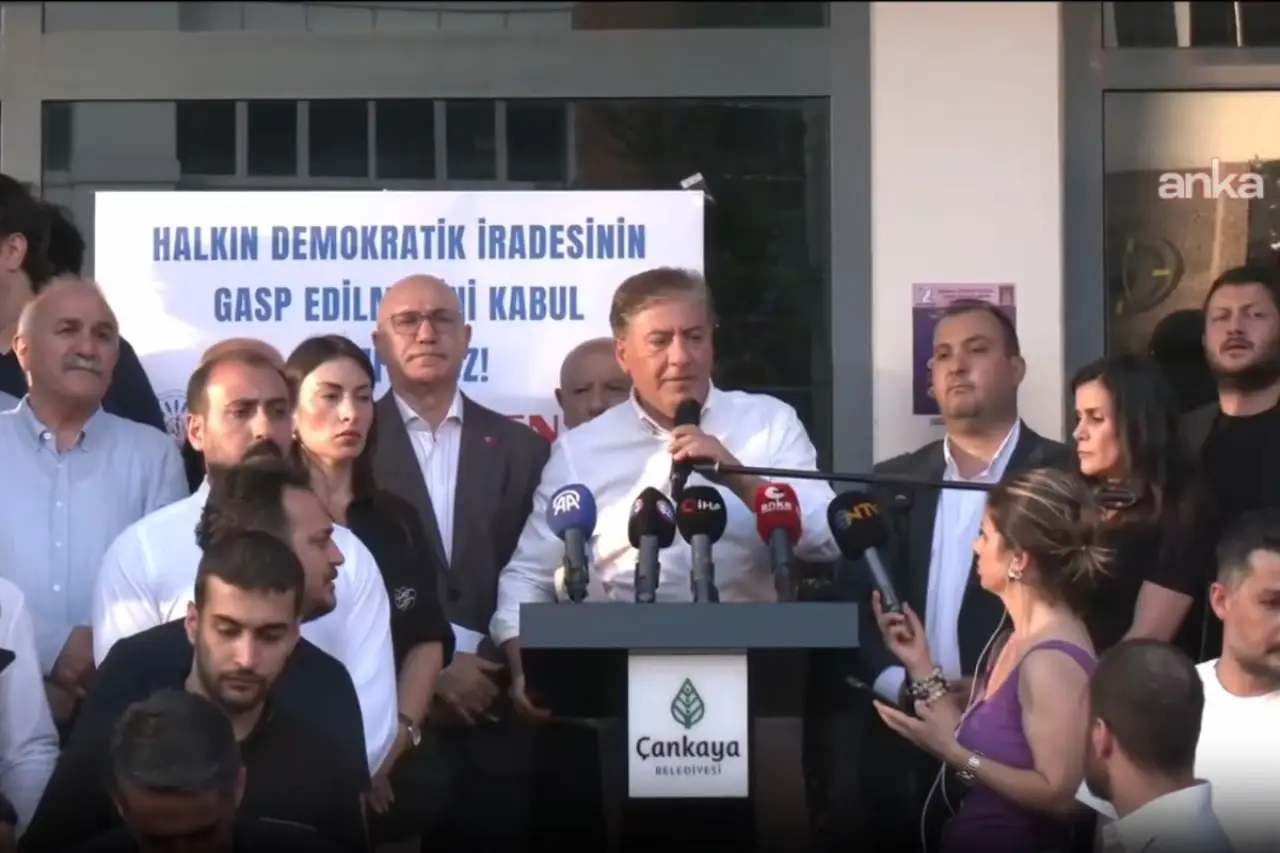 CHP’li Murat Emir'den Çankaya Belediyesi operasyonuna tepki: 'Türkiye bir yol ayrımında'