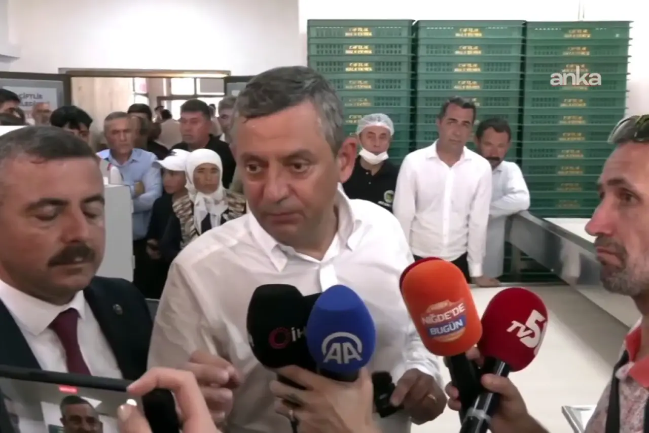 Özgür Özel'den çarpıcı iddia: Hakimlere CHP’lileri tutuklayacak mısınız mülakatı yapılıyor