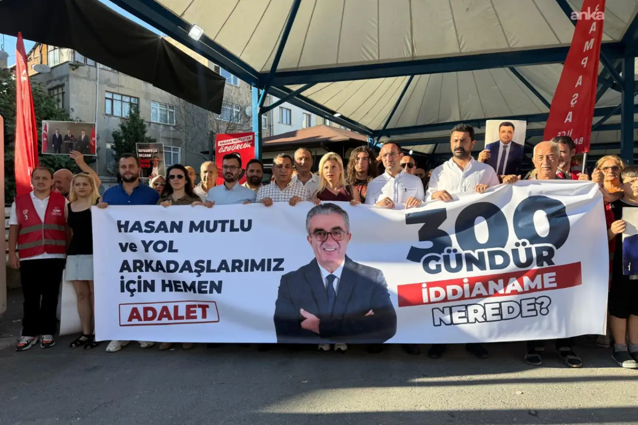 Bayrampaşa'da 300. gün yürüyüşü: 'Biz yalnızca adalet istiyoruz'