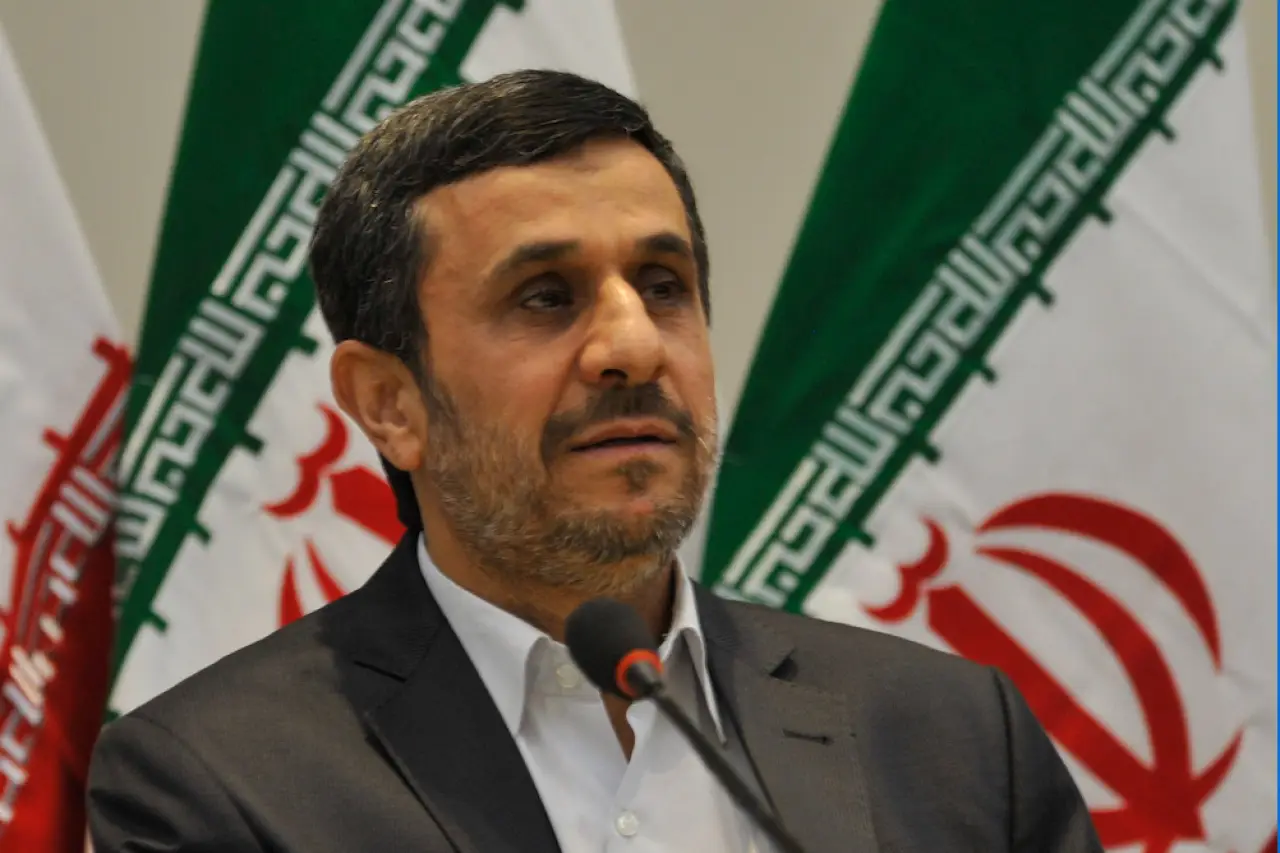 Ahmedinejad, Mossad'ın iddialarını yalanladı: 'İran'a karşı psikolojik savaş yürütüyorlar'