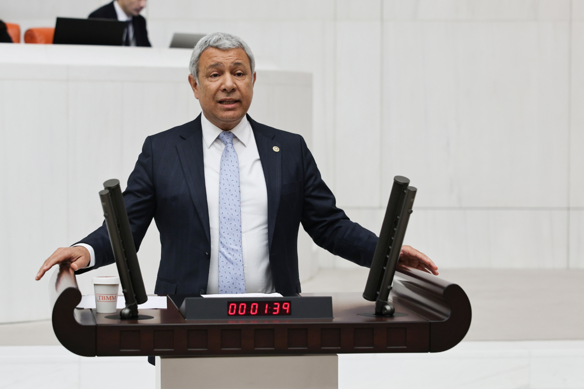 CHP'li Sümer'den refakat izni çağrısı: 'Kimse hasta yakını ile işi arasında bırakılmamalı'