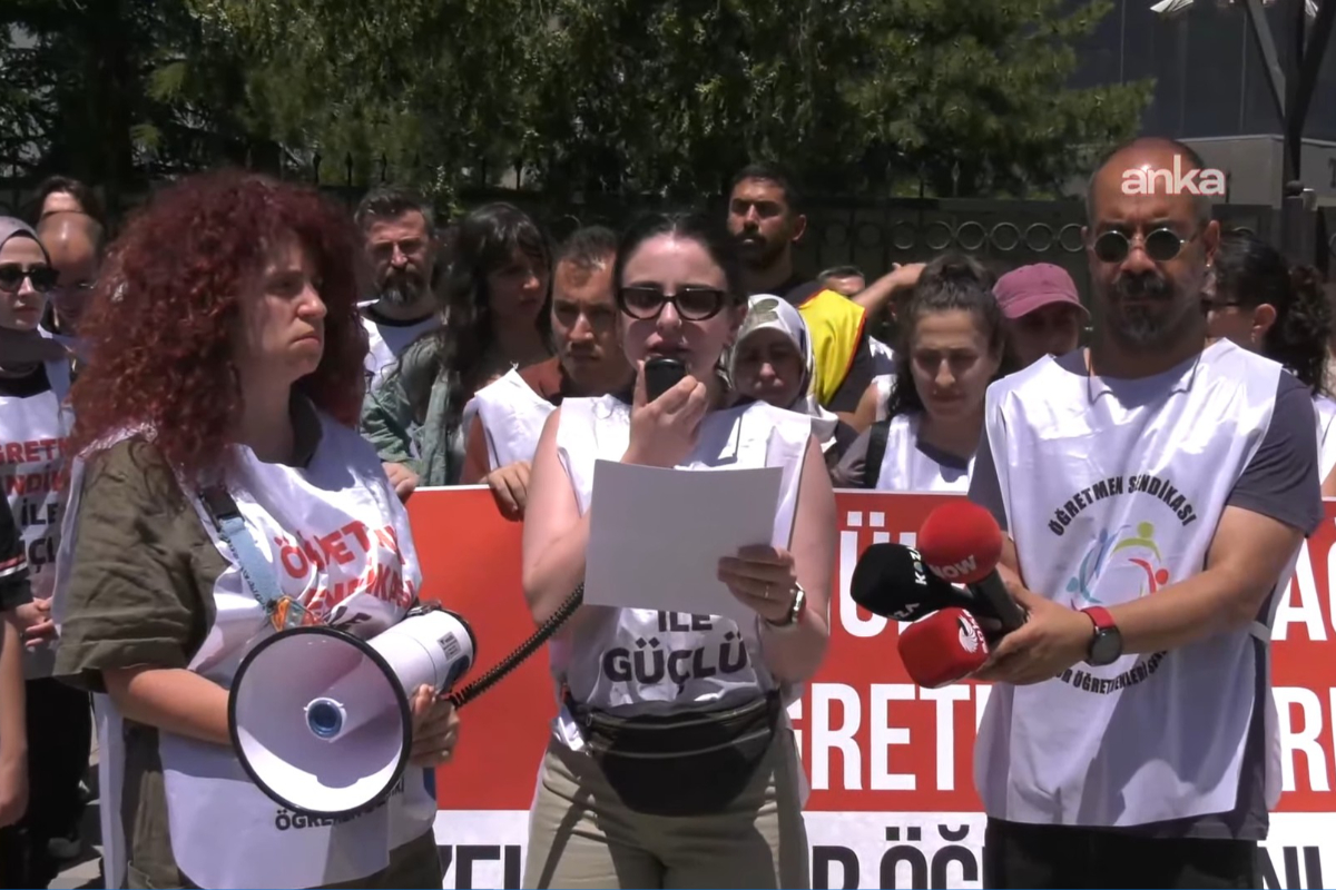 Özel sektör öğretmenleri, Hazine ve Maliye Bakanlığı önünde açıklama yapıyor