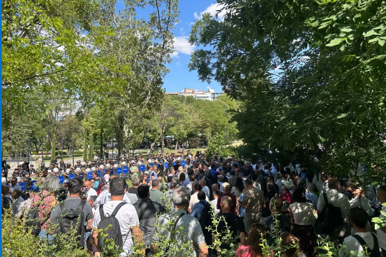 KESK'ten KHK hukuksuzluğuna karşı Ankara'da 24 saatlik adalet nöbeti!