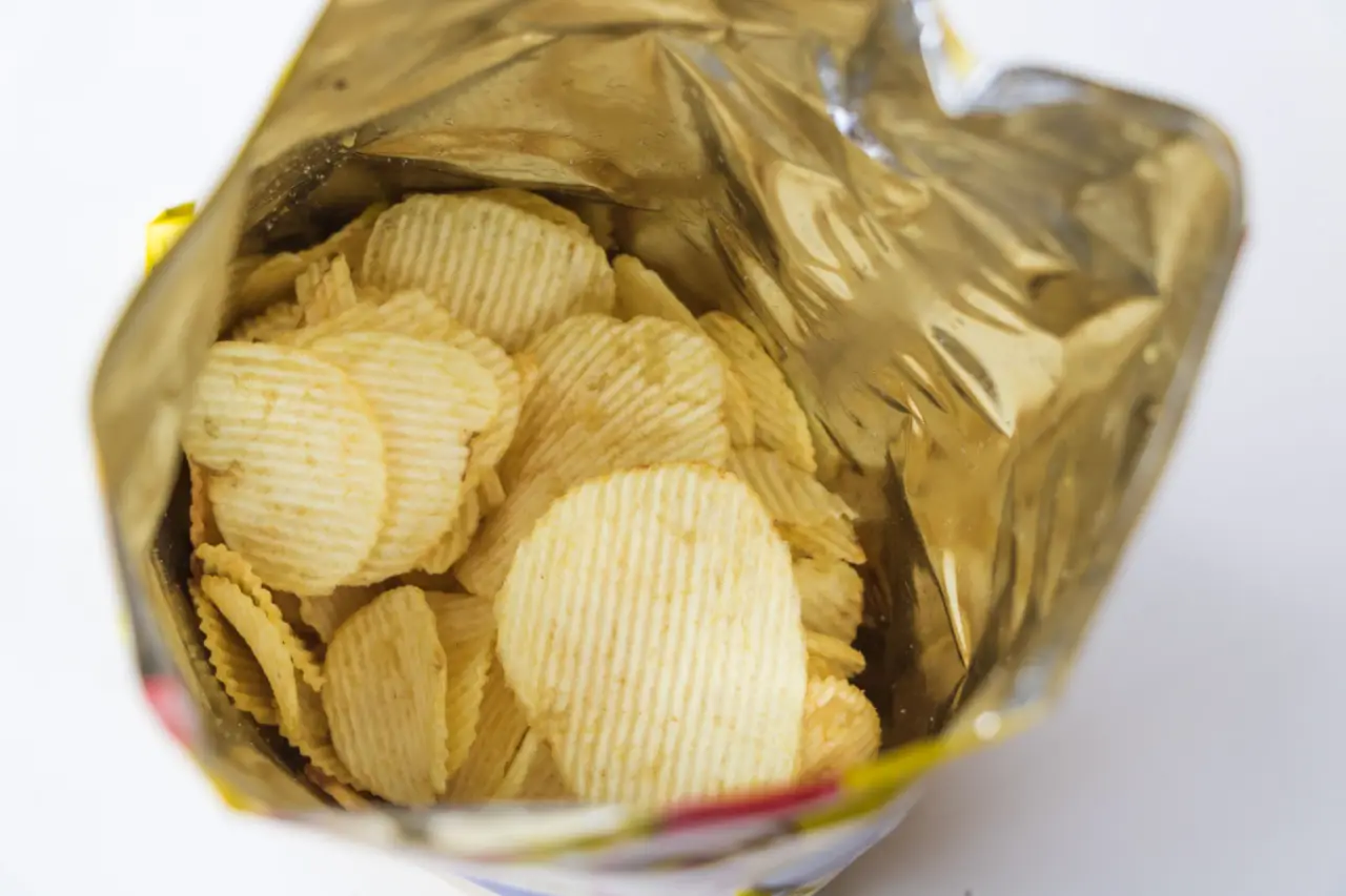Cips paketleri neden boş? İşte paketlerin yarısının hava dolu olmasının gerçek nedeni