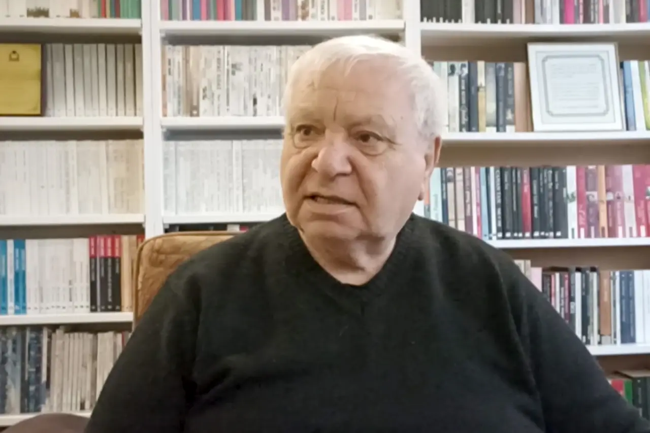 Nebi Barlas kimdir?