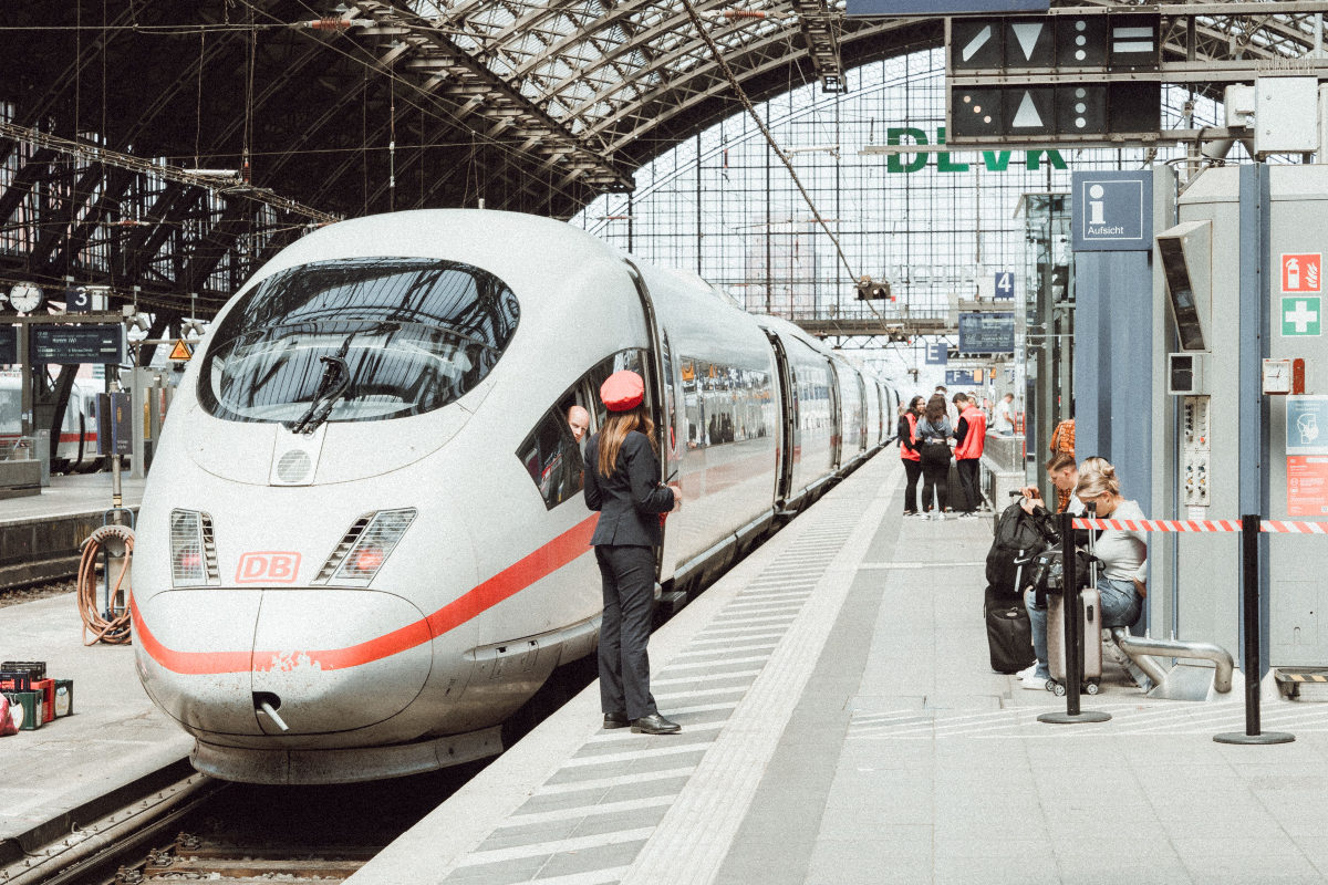 Almanya'da tren istasyonlarında alkollü içki tüketimi yasaklanıyor