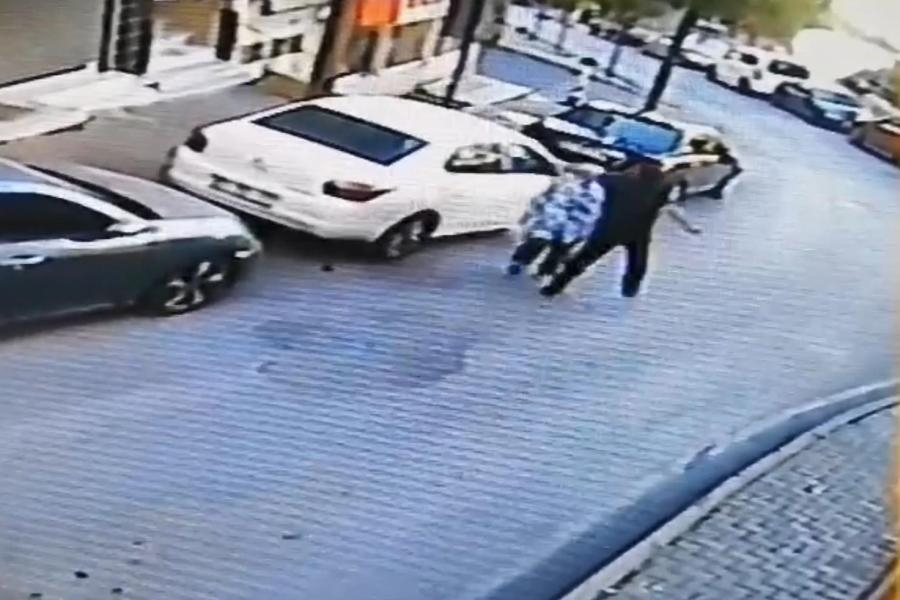 Şişli'de yol ortasında kadına şiddet: Arkasından yaklaşıp yumruk attı