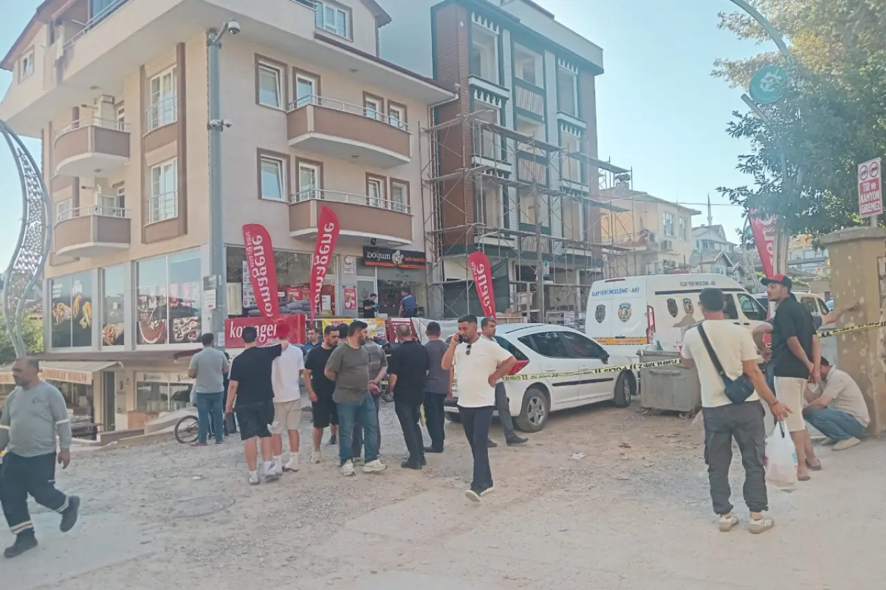 Kocaeli’de inşaattan düşen işçi hayatını kaybetti