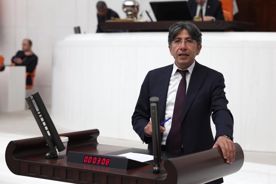 DEM Parti’li Ali Bozan, Enes Deniz Pazar’a işkence iddialarını Meclise taşıdı: Şeffaf bir şekilde soruşturulmalı