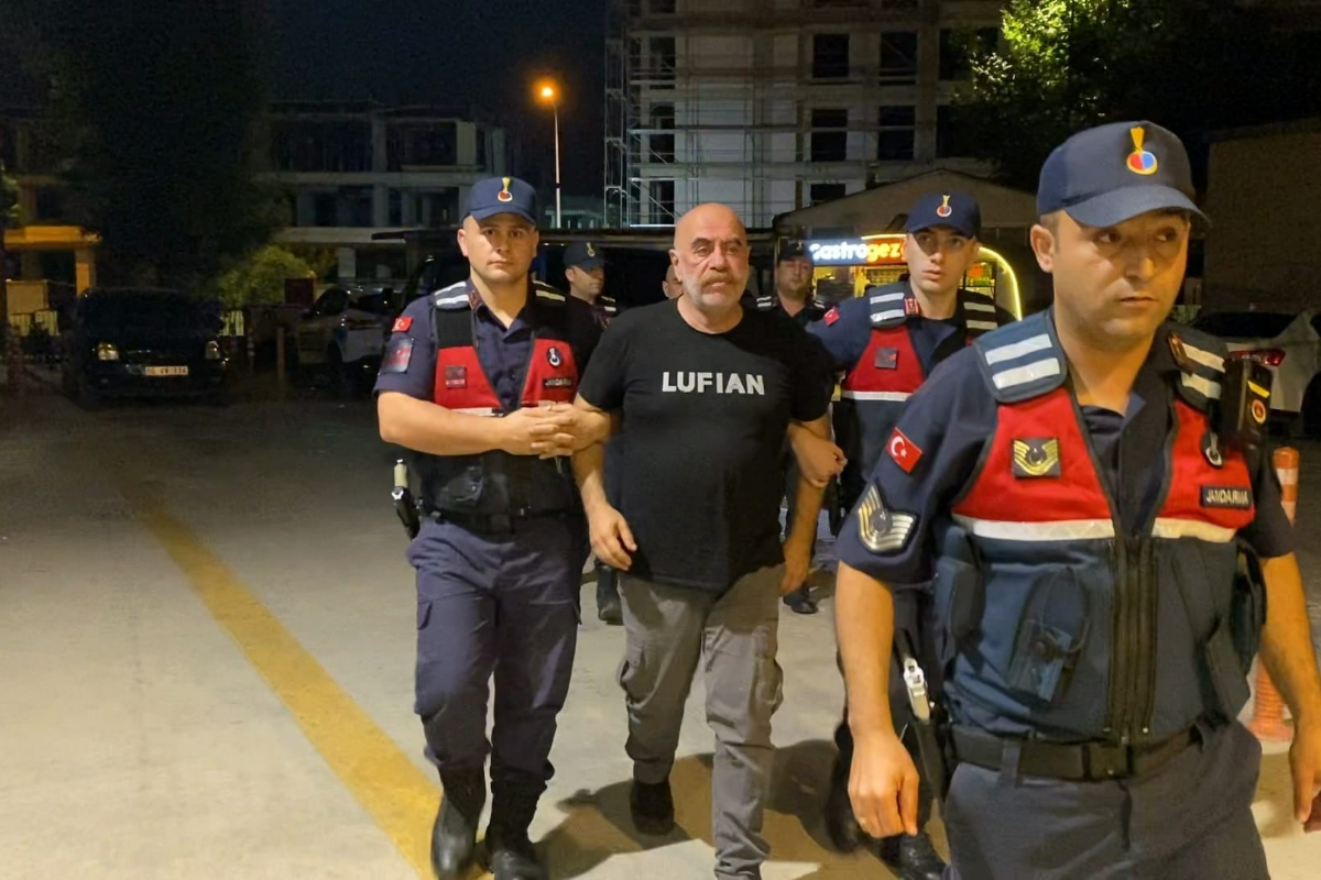 Yönetmen Ezel Akay ve kardeşi gözaltına alındı