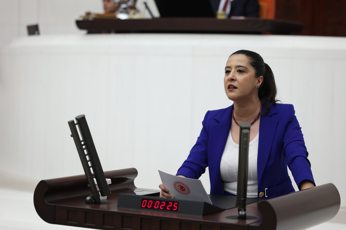 Sevda Karaca: Nepalli işçiler modern köle gibi çalıştırılıyor