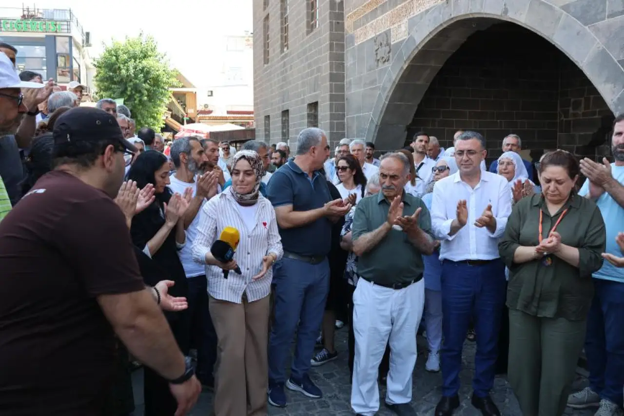 Sûr’u karanlıkta bırakan DEDAŞ’a tepki