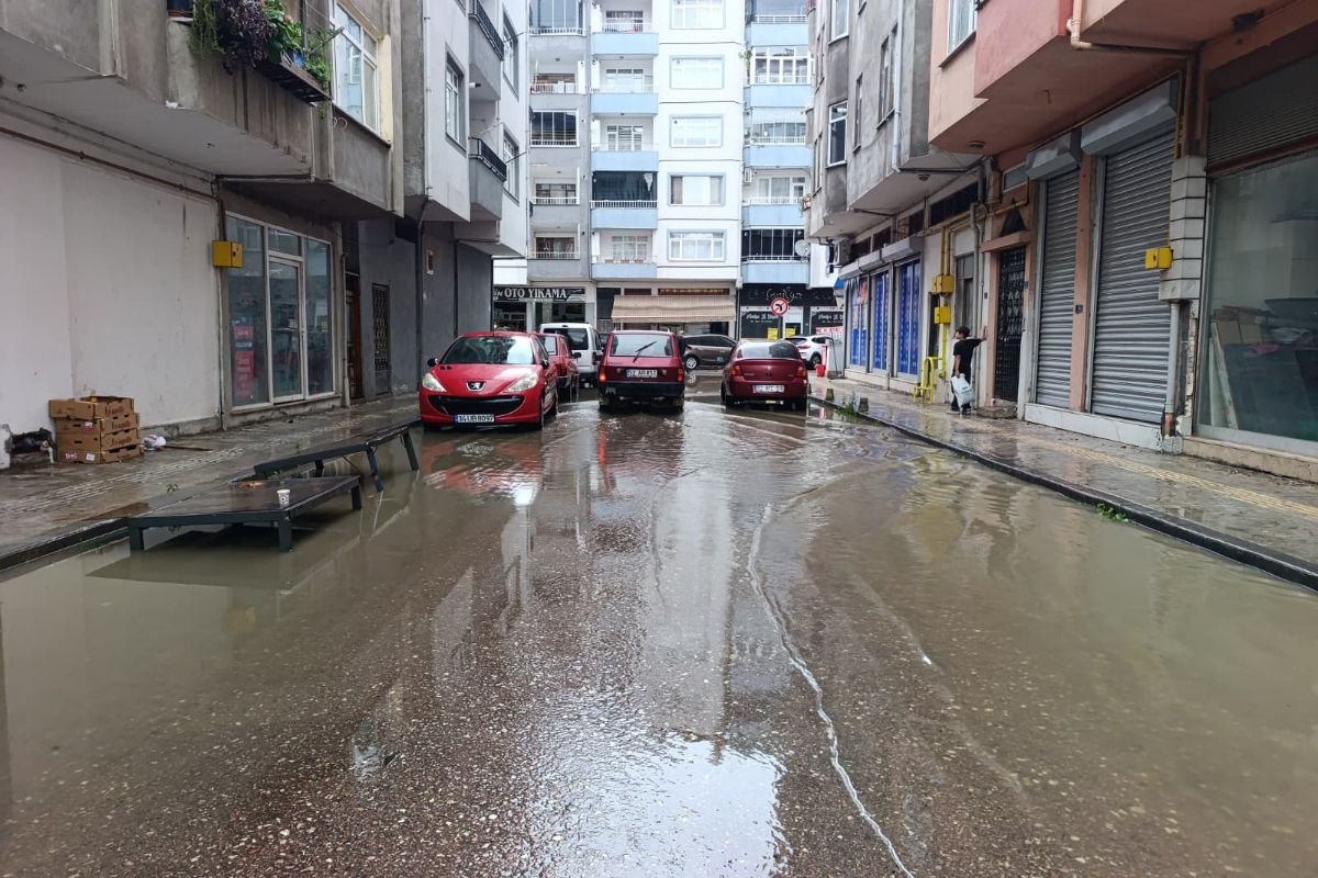 Ordu'da heyelan: Bağlantı yolu ulaşıma kapandı