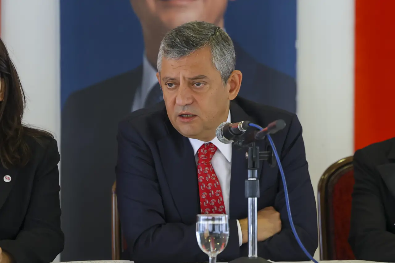 Yeni Parti Genel Başkanı Özgür Özel: 'Mahkeme kararıyla atanmış yönetimi muhatap alacak değiliz'